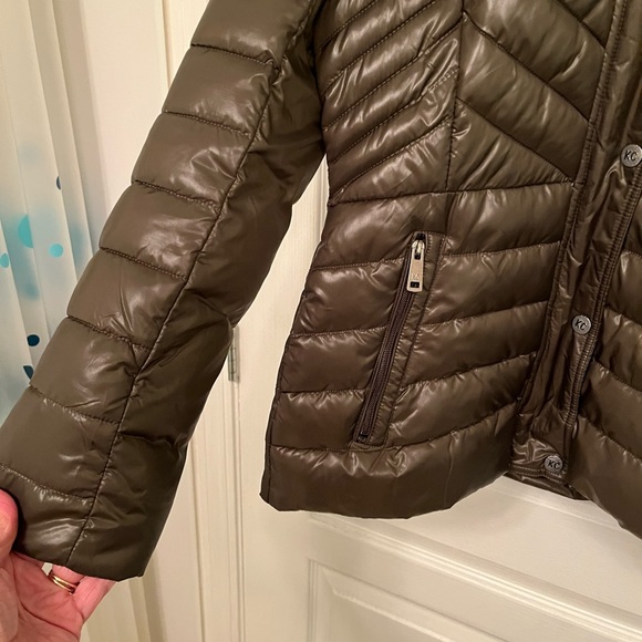 Kenneth Cole Military Green Hooded Zip Up Jacket with Faux Fur Lined Hood Sz M - Picture 3 of 15